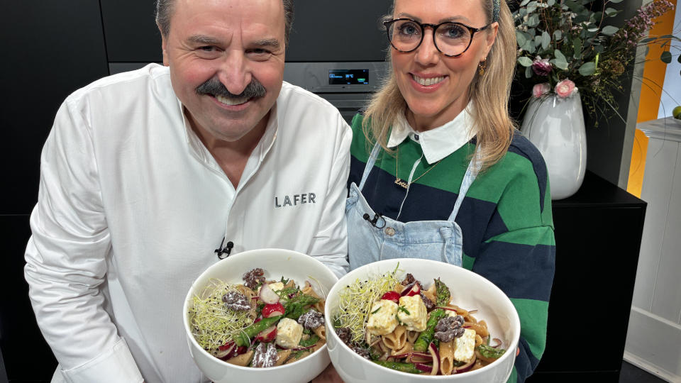 Johann Lafers Spargel-Nudelsalat mit Feta