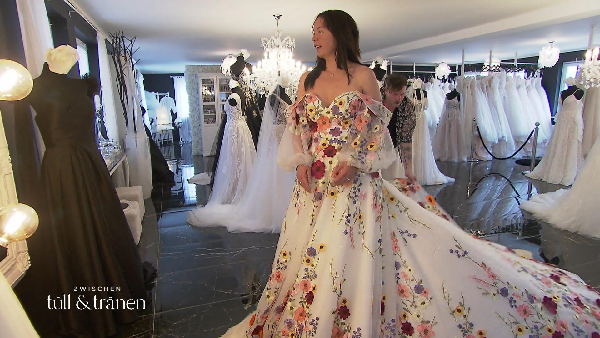 Anja trifft ihr Traumkleid wieder