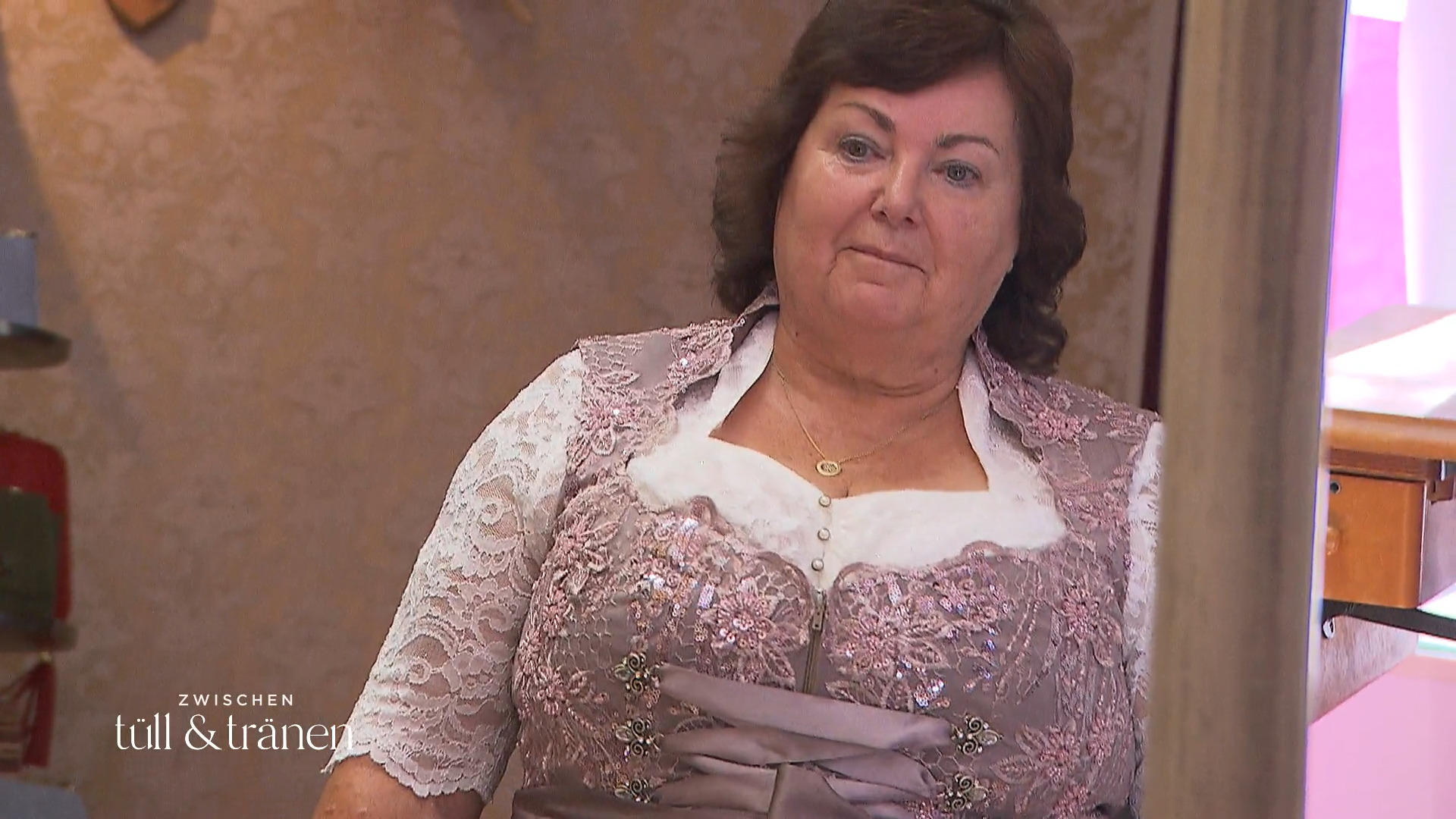 Marianne findet Gefallen am Glanz