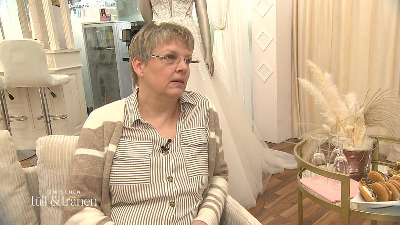 Esther braucht schnell ihr Traumkleid
