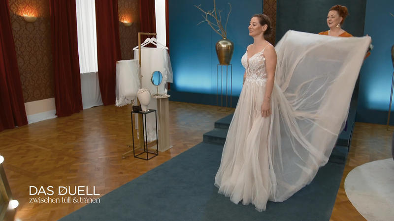 Anne trifft auf ihr Wunschkleid