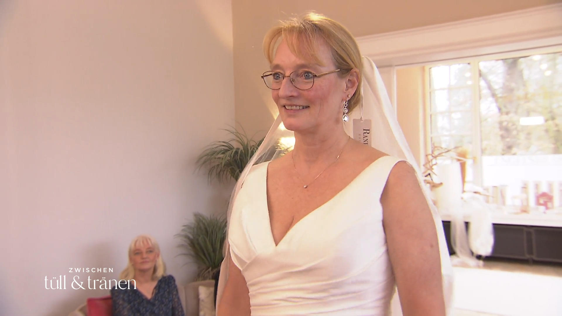 Kann Vanessa Huber Braut Birgit vom cleanen Kleid mit Schleier überzeugen?