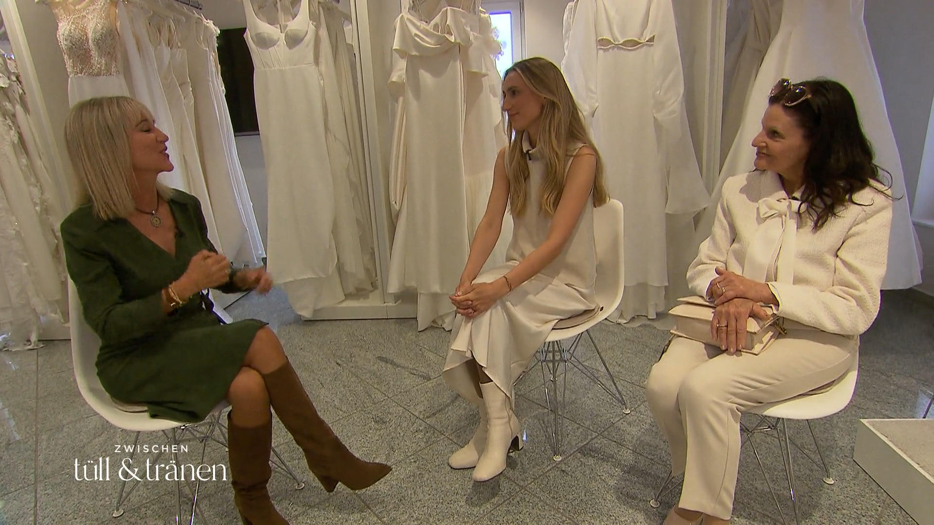 Sarah sucht den zweiten Brautlook