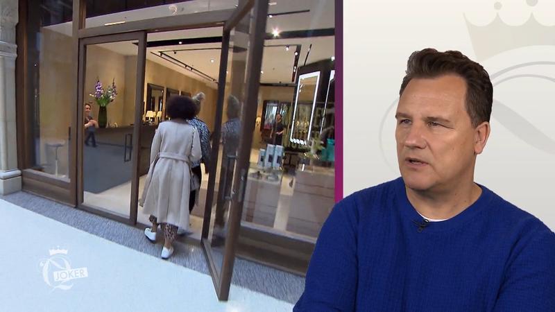 Janika lässt sich von Guidos Friseur aufhübschen