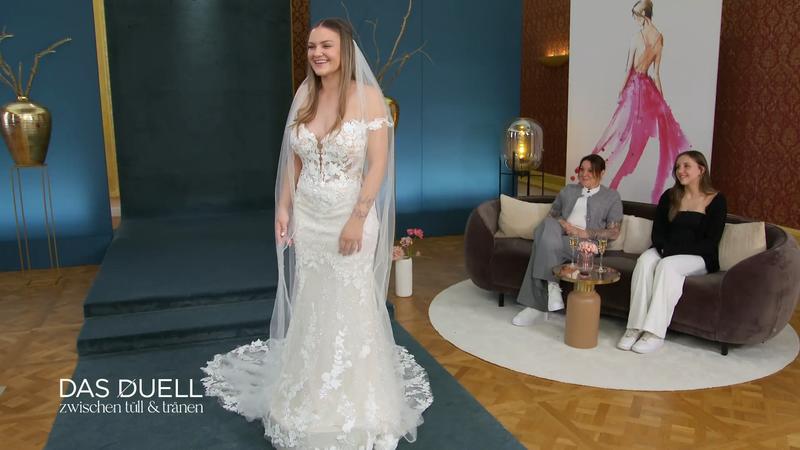 Marie und Sara riskieren mit dem letzten Kleid alles