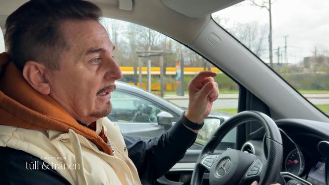 Uwe Herrmann auf dem Weg zum entscheidenden Arztbesuch