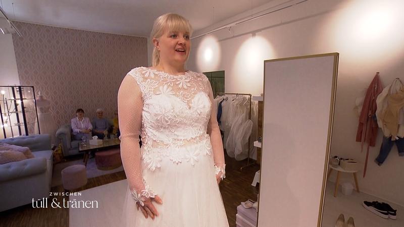 Erstes Kleid gefällt Mareike sofort