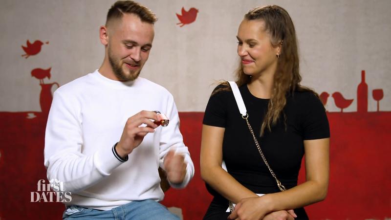 Lisa und Kevin bekommen ein Liebesschloss