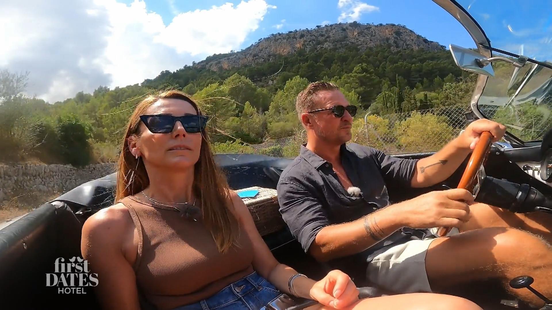 Andjela und Robert düsen im Oldtimer zum Traum-Date
