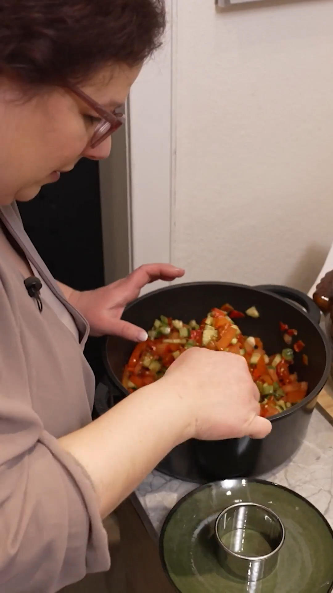 Elina serviert Heimatküche